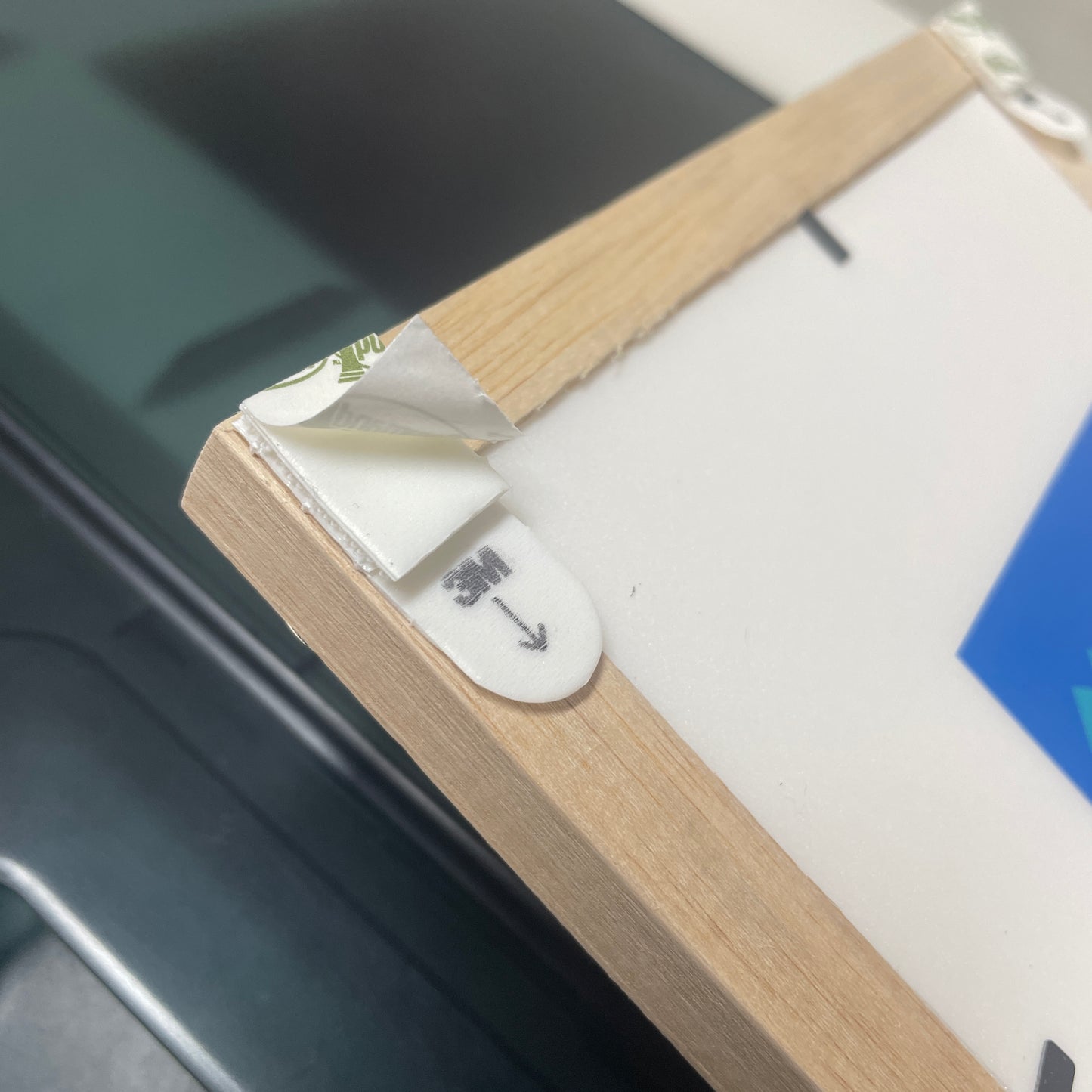 Cuadro de Madera de 20x20 cm con foto impresa y adhesivo 3M en la parte de atrás