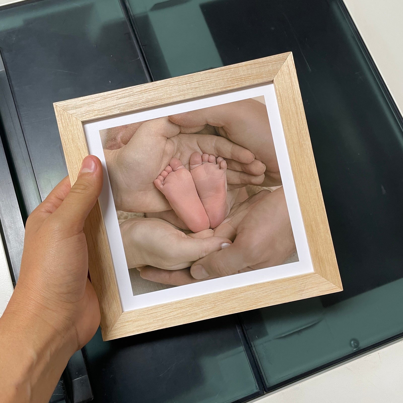 Cuadro de Madera de 20x20 cm con foto impresa y adhesivo 3M en la parte de atrás - Image 1