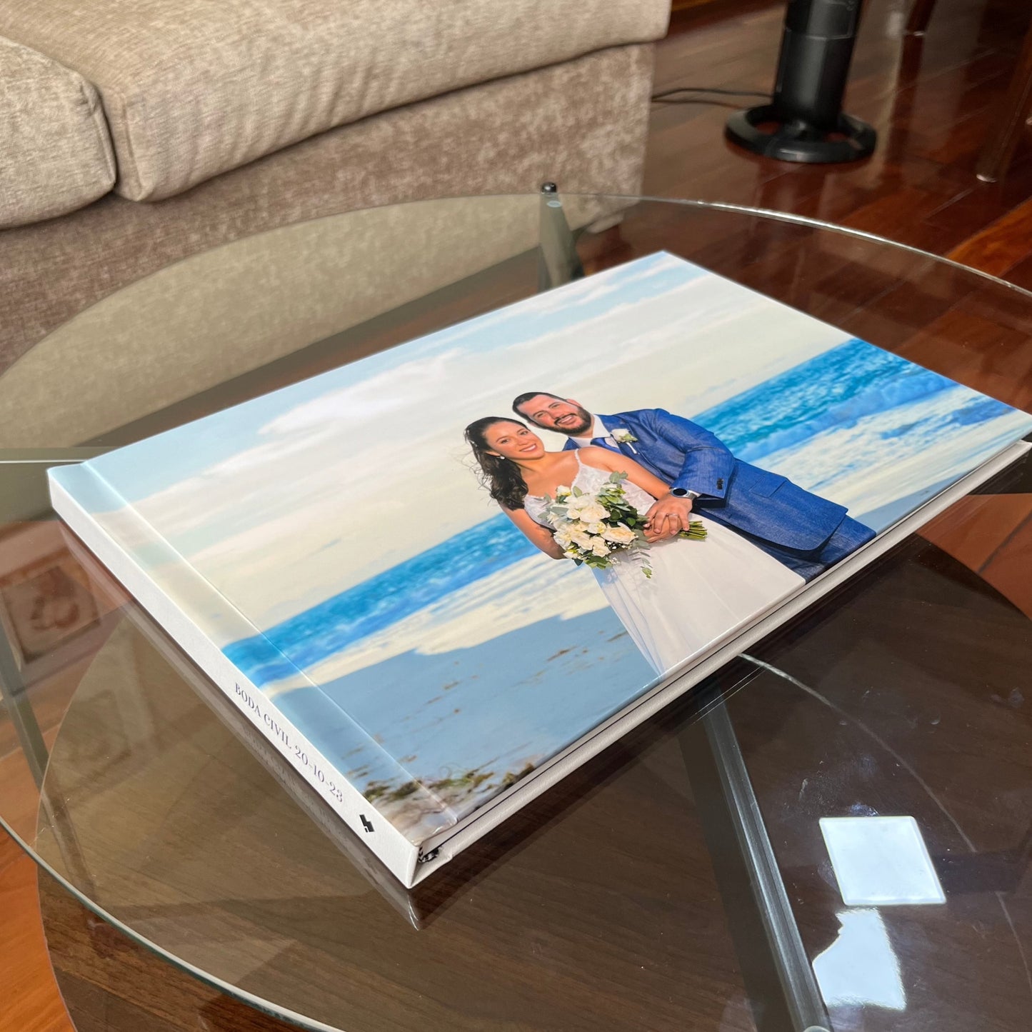 Fotoalbum Eternum de 40x30 cm con 200 fotos, tapa dura, estampado personalizado y diagramación profesional (Promo)