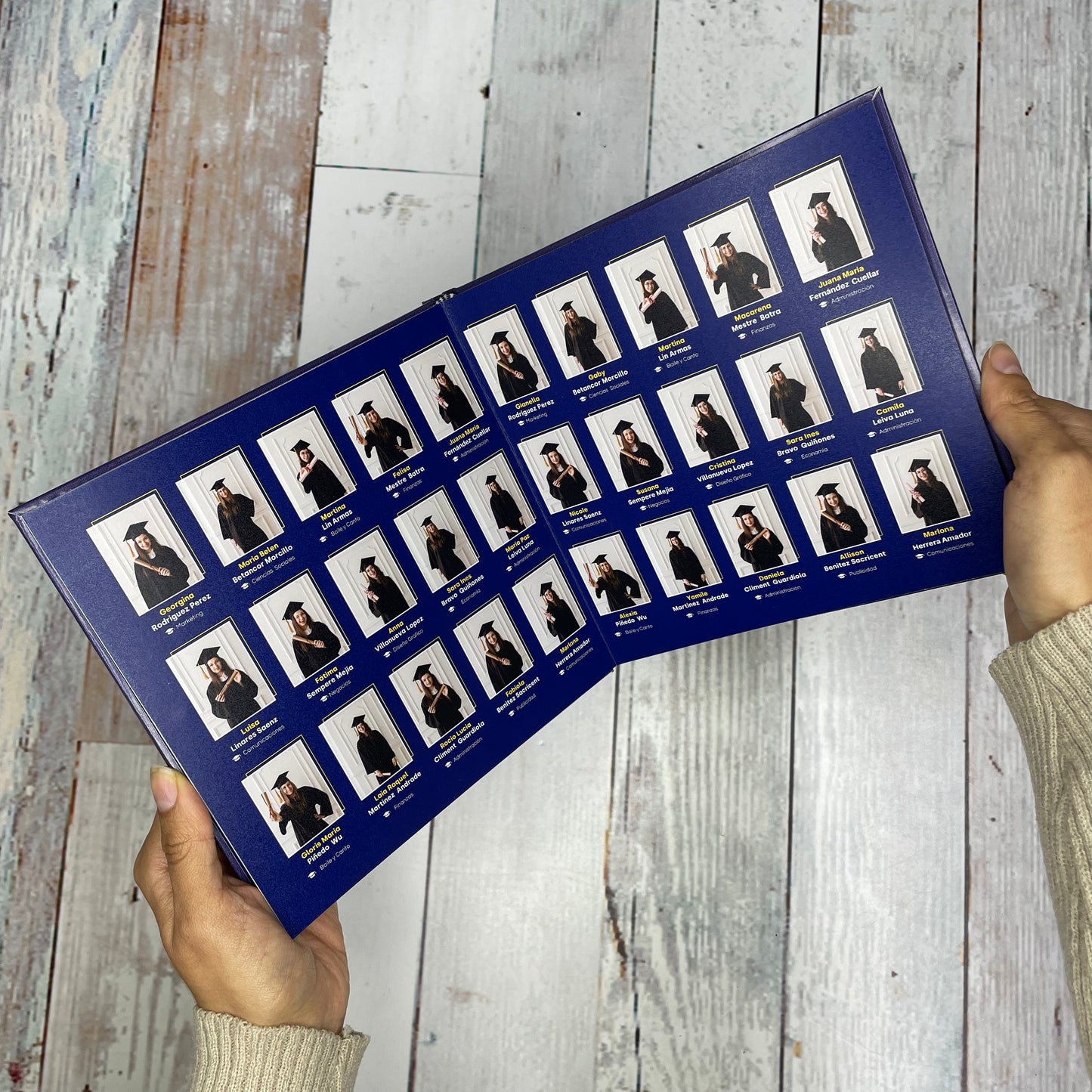 Anuario Escolar con tapa dura y estampado personalizado a partir de 6 und