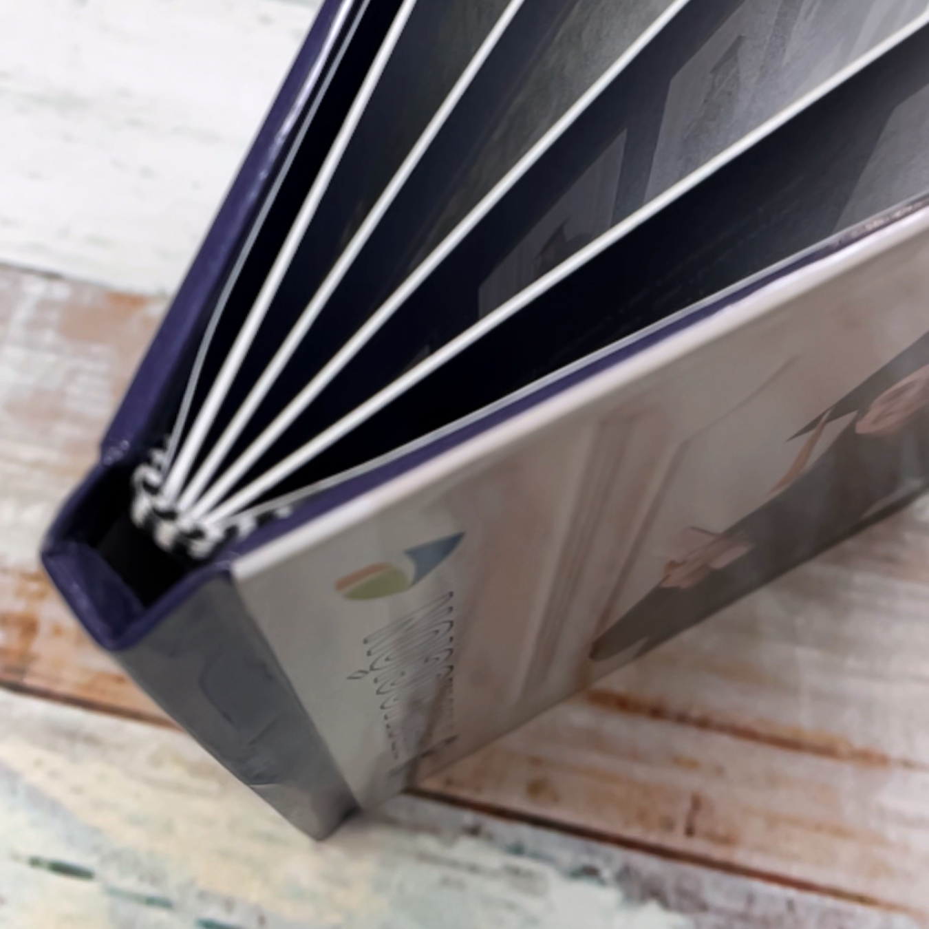 Fotoalbum Plus de 24 cm, tapa dura, estampado personalizado y diagramación automática